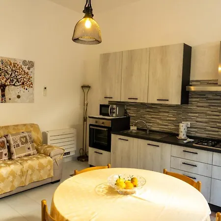 Catalana Al Centro Di Holiday home *