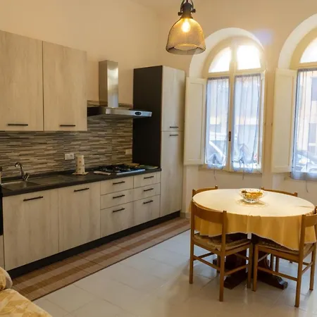 Catalana Al Centro Di * Альгеро